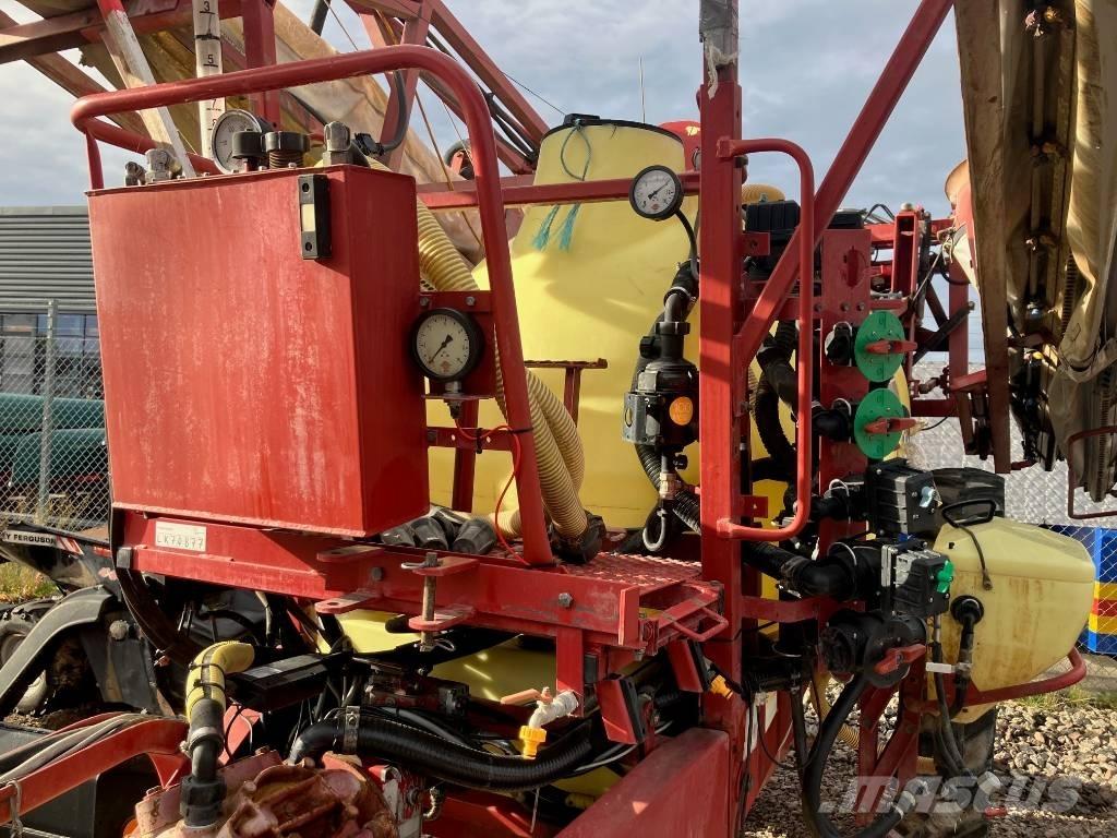 Hardi Commander Twin الرشاشات
