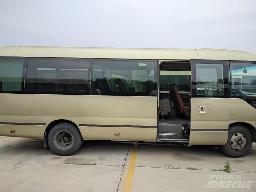 Toyota Coaster حافلة داخل المدينة