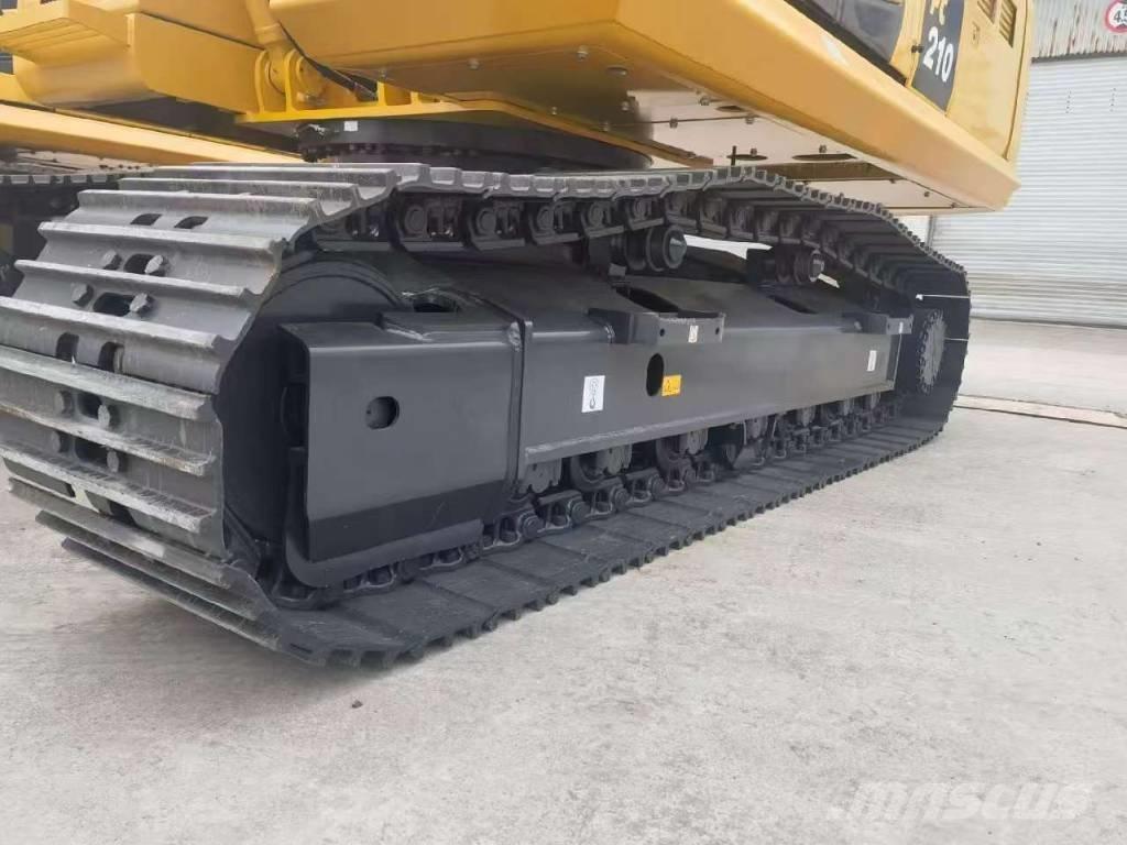 Komatsu PC 210 حفارات زحافة
