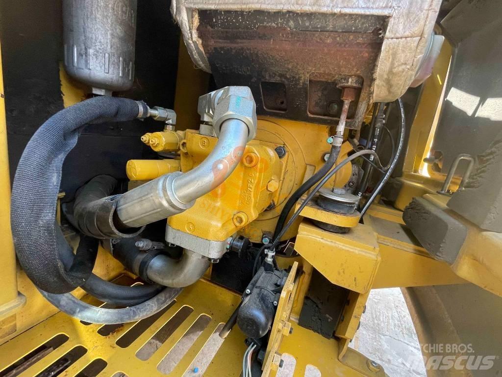 CAT 305.5 E 2 حفارات صغيرة أقل من 7 طن (حفارات صغيرة)