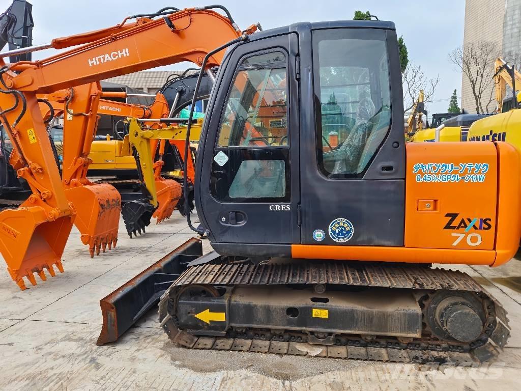 Hitachi ZX 70 حفارات وسط 7 طن - 12 طن