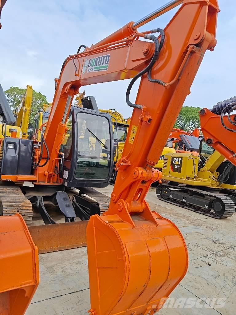 Hitachi ZX 70 حفارات وسط 7 طن - 12 طن