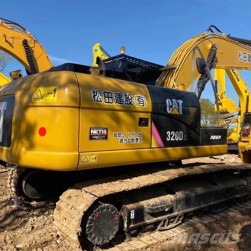 CAT 320 حفارات زحافة