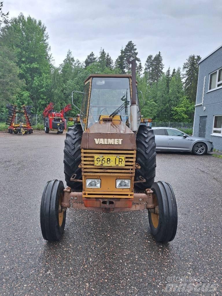 Valmet 702 الجرارات