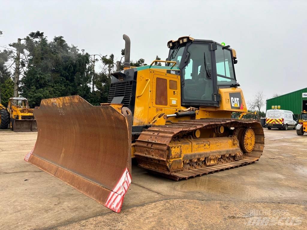 CAT D 6 K 2 LGP بلدوزرات مجنزرة