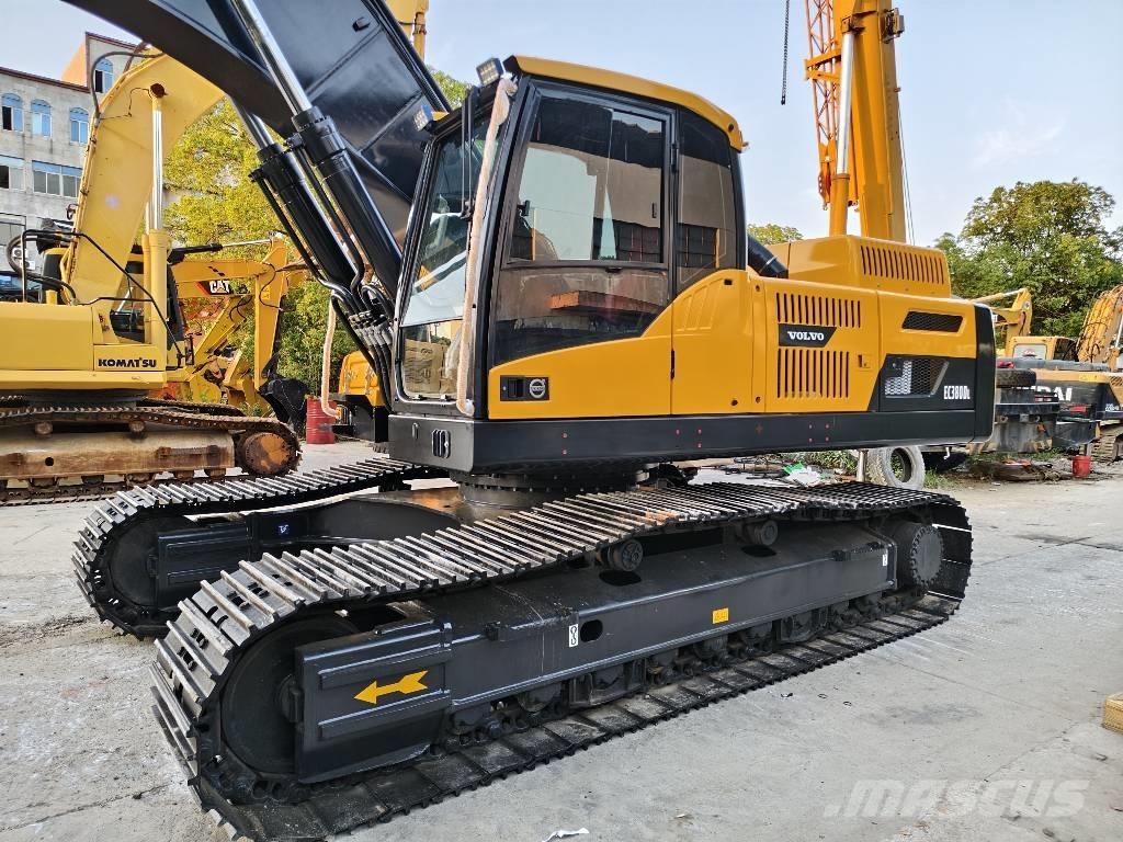 Volvo EC 380 D L حفارات زحافة