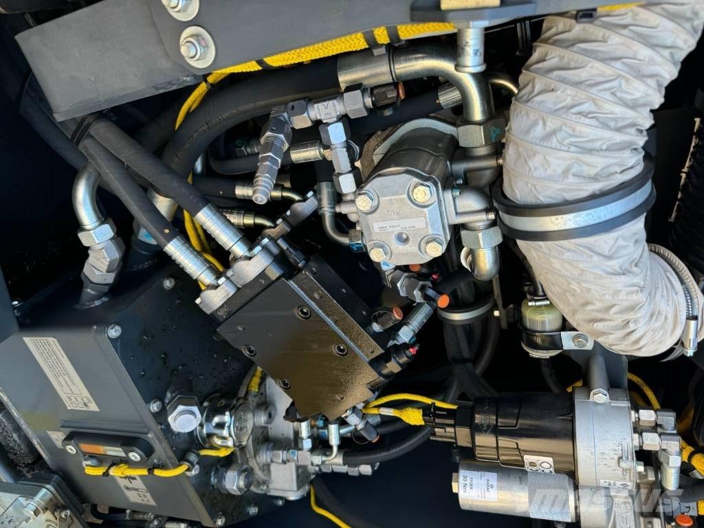 Bomag BF 300 C-2 معدات السفلتة