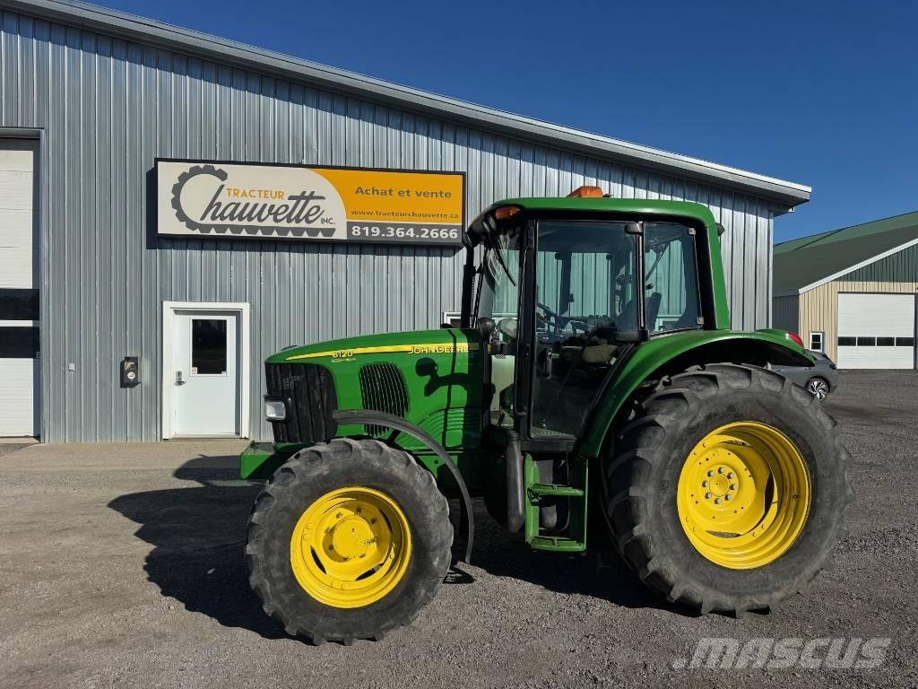 John Deere 6120 الجرارات