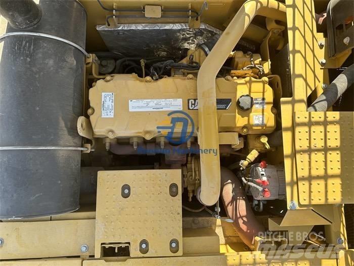 CAT 336 D حفارات زحافة