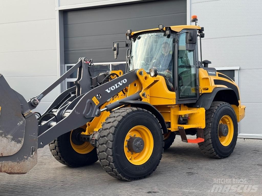 Volvo L 45 H لوادر بعجل