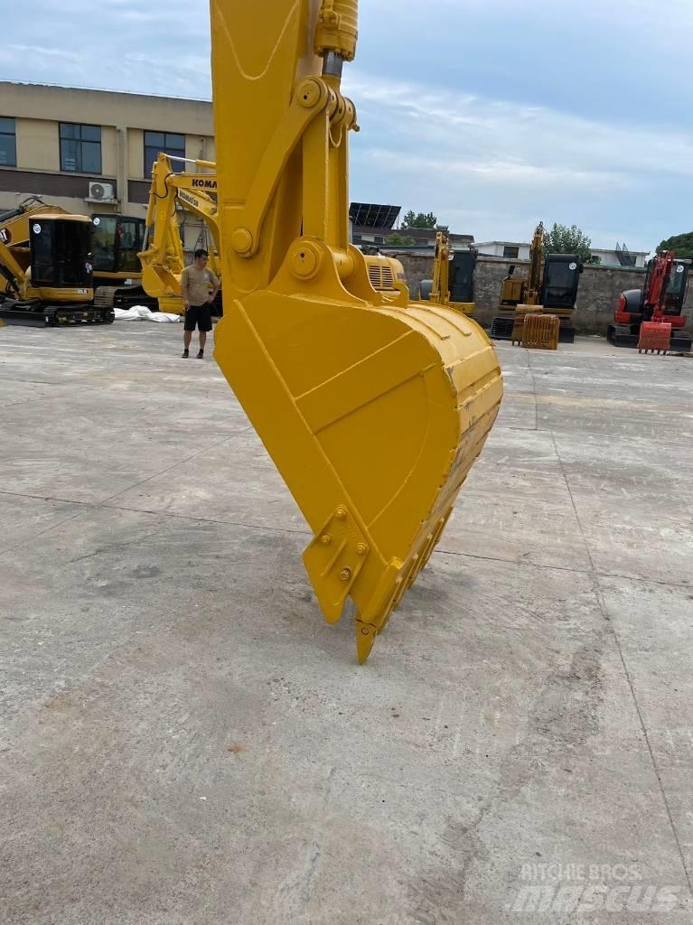 Komatsu pc220-7 حفارات زحافة