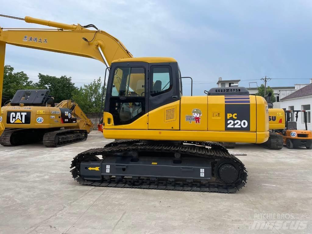 Komatsu pc220-7 حفارات زحافة