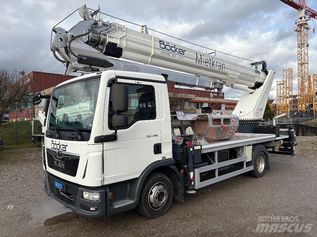 Böcker AK 37/4000 رافعات الطرق الوعرة