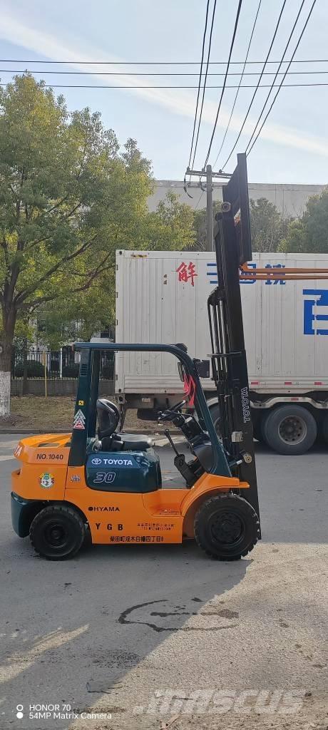 Toyota FD 30 شاحنات الديزل