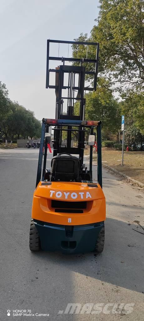 Toyota FD 30 شاحنات الديزل