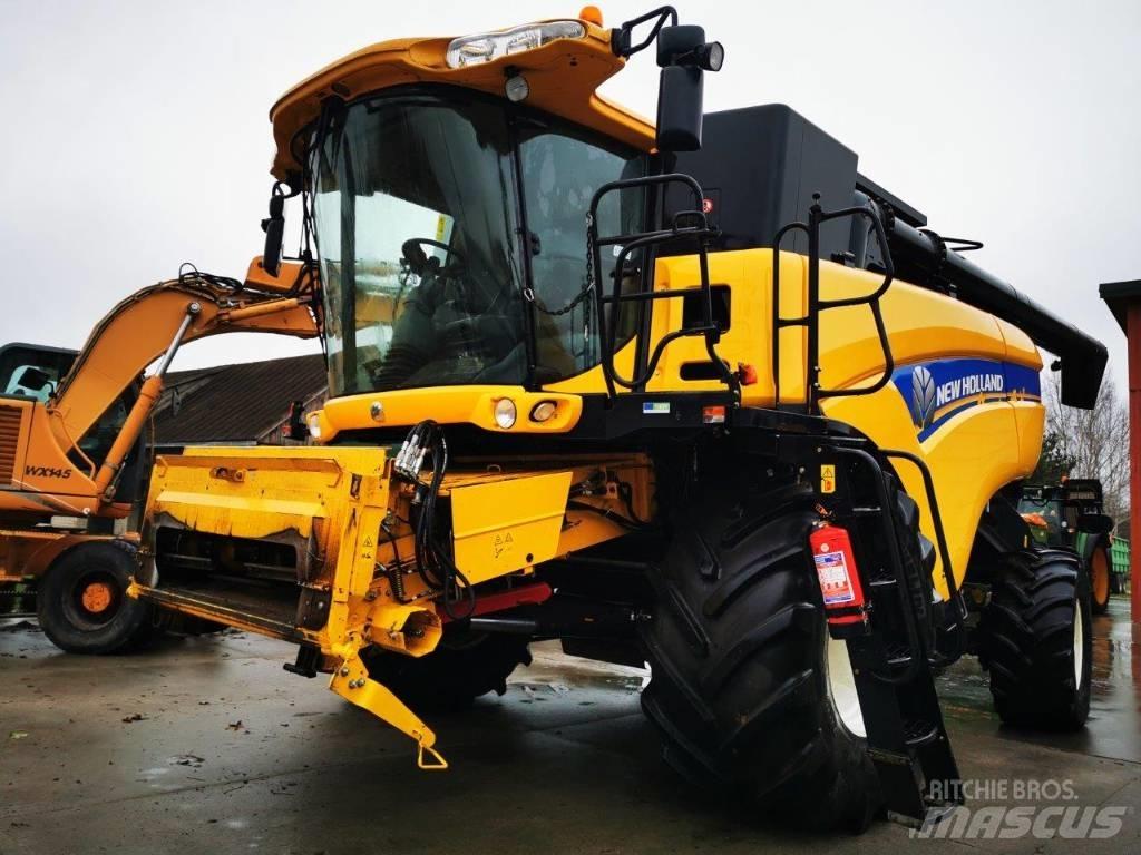 New Holland CX 8070 حصادات