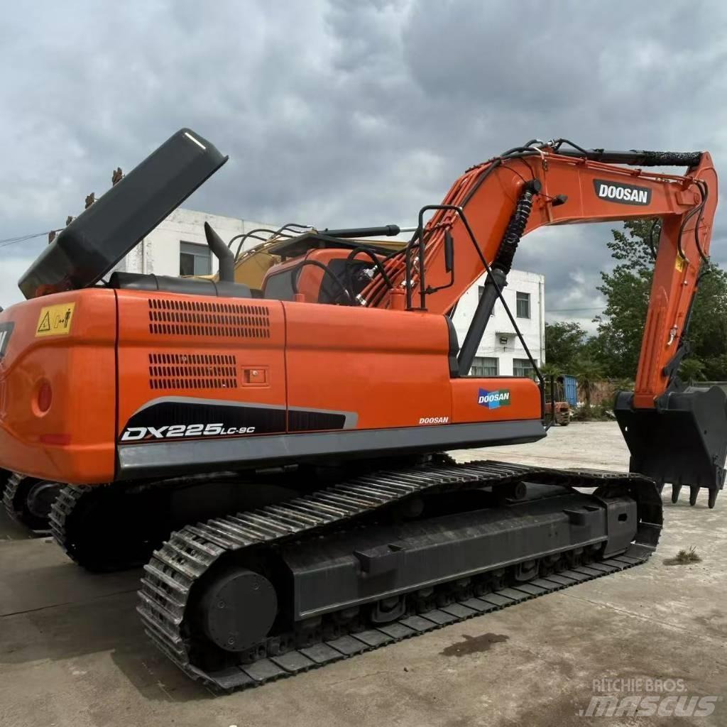 Doosan 225LC-9 حفارات زحافة