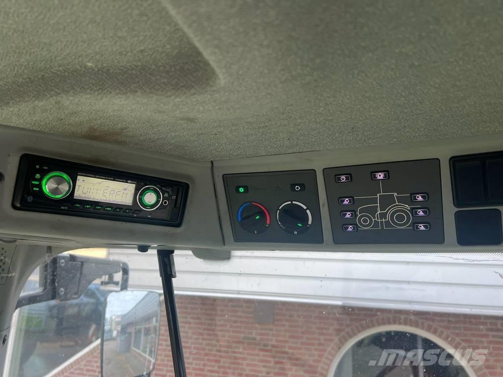 CLAAS Arion 610 CIS الجرارات