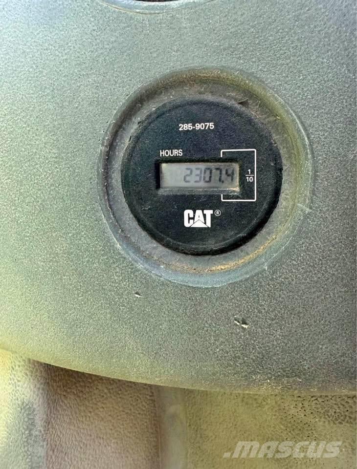 CAT 420 D IT لوادر ذات جرافات عكسية