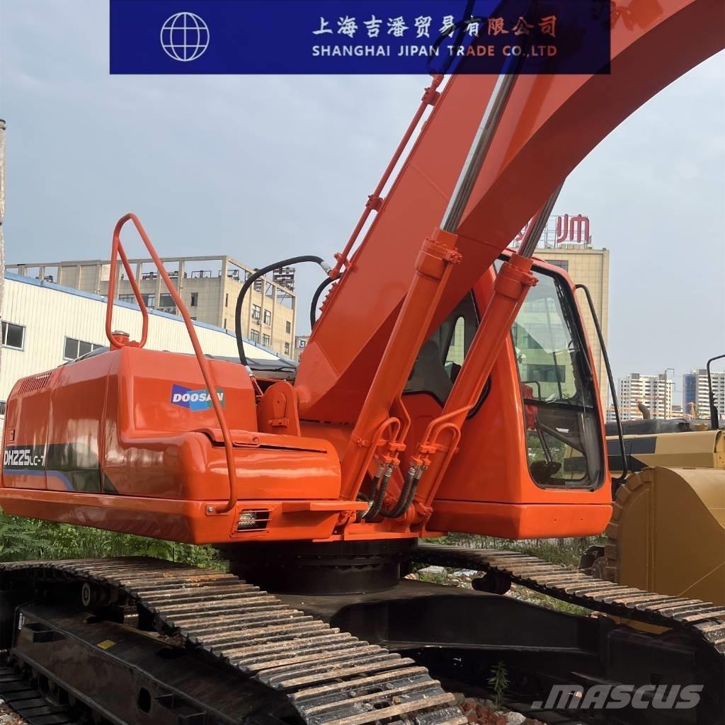 Doosan DH 225 حفارات زحافة