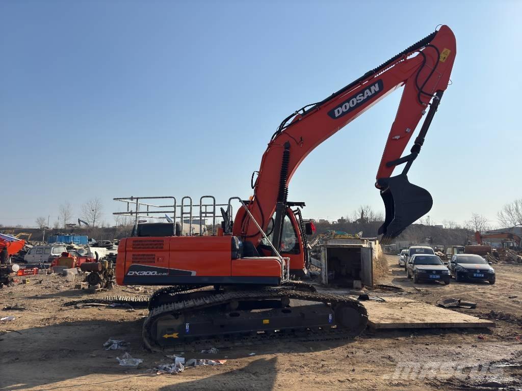 Doosan DX300 حفارات طويلة الذراع