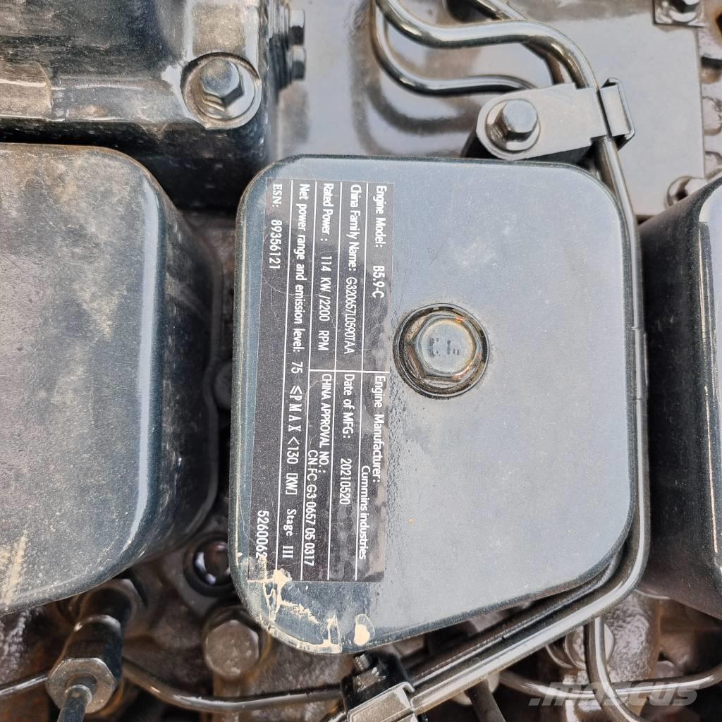 Hyundai 220LC حفارات زحافة