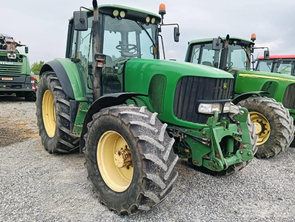 John Deere 6820 الجرارات