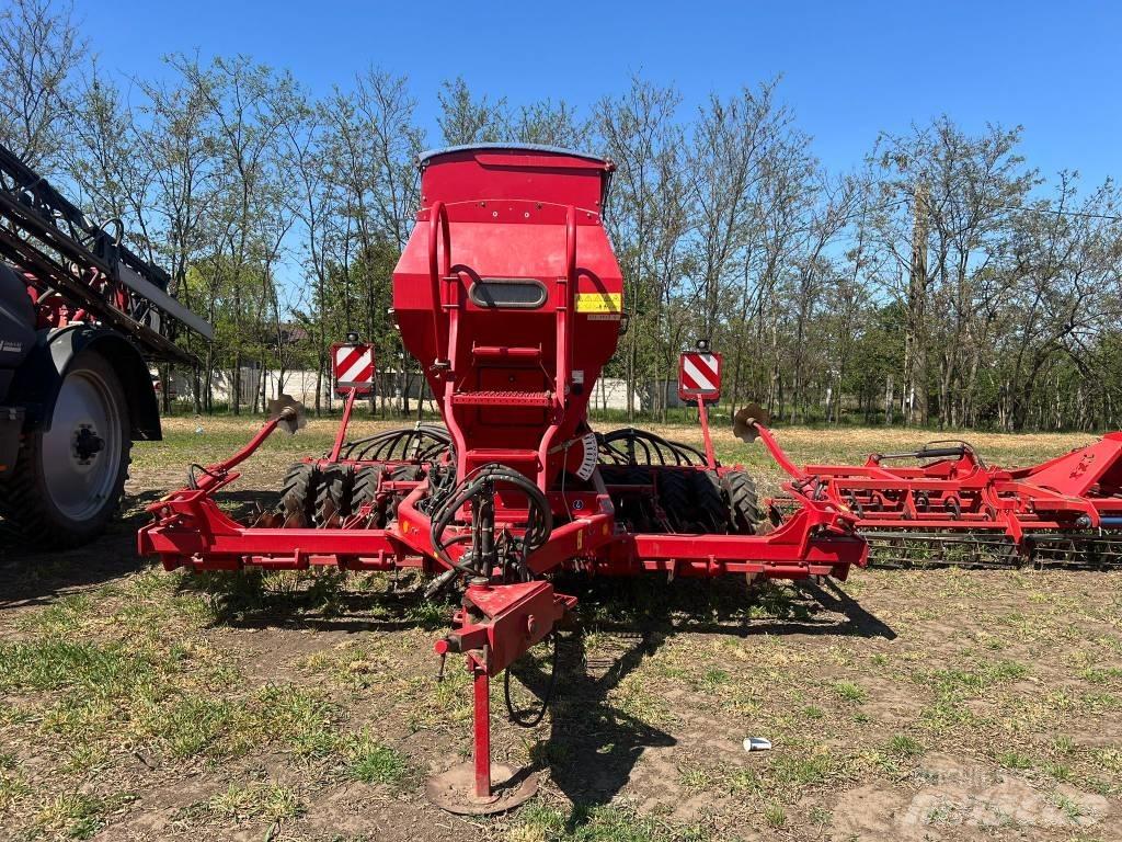 Horsch Pronto 4 DC مثاقيب مدمجة