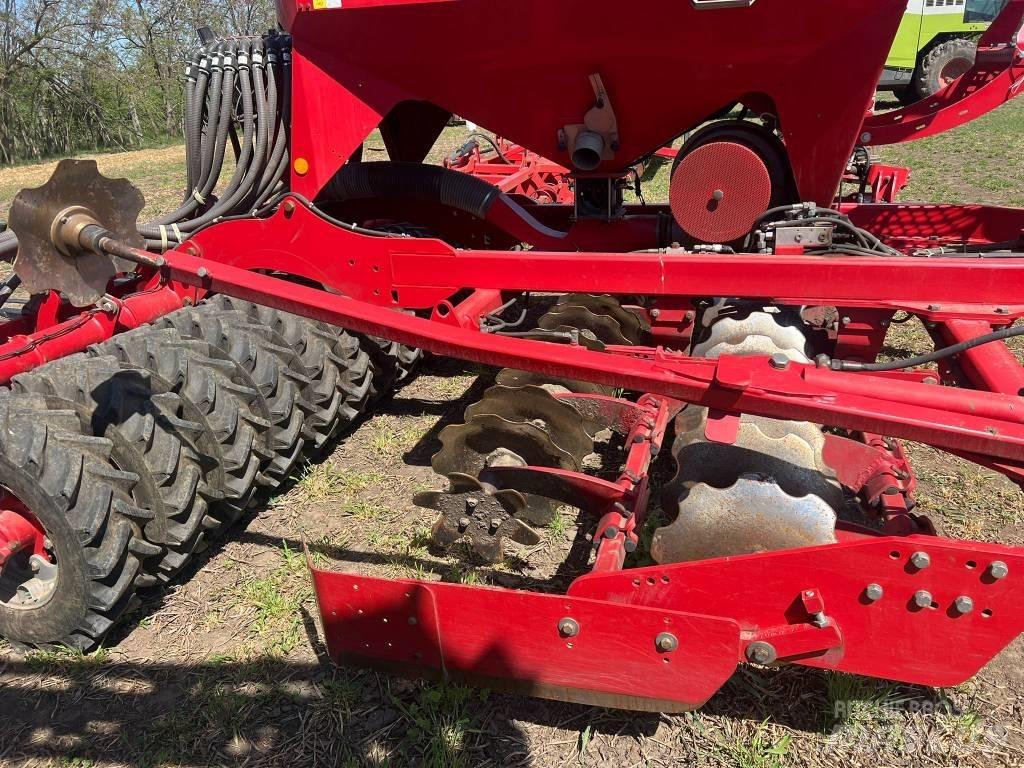 Horsch Pronto 4 DC مثاقيب مدمجة
