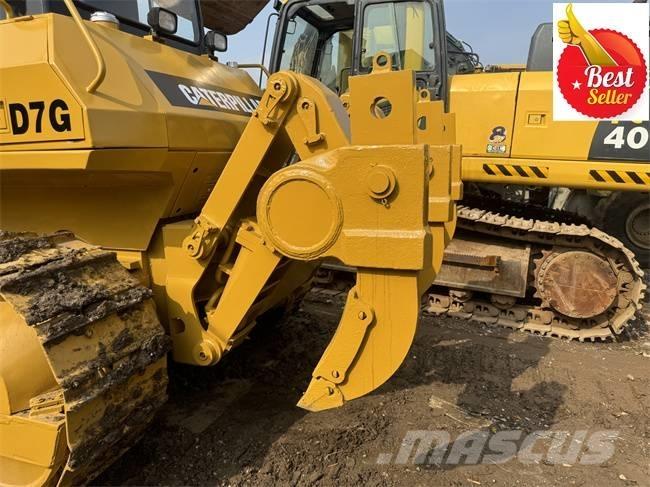 CAT D 7 G بلدوزرات مجنزرة