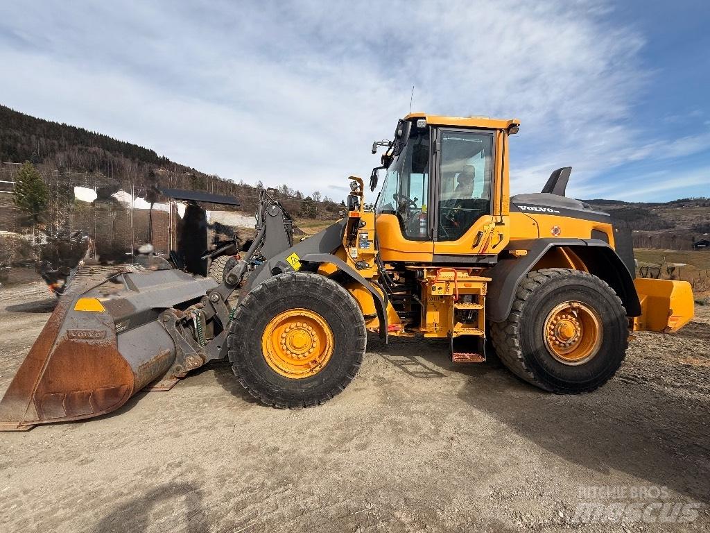 Volvo L 90 H لوادر بعجل