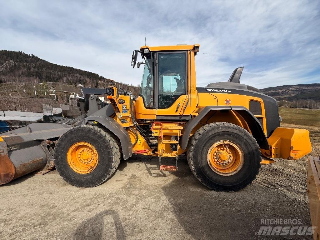 Volvo L 90 H لوادر بعجل
