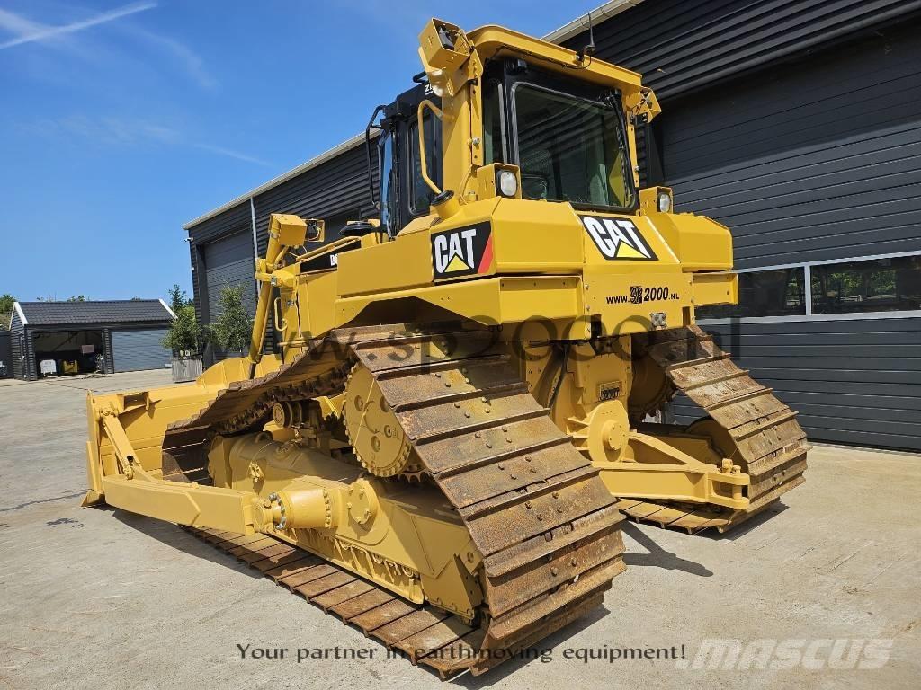CAT D 6 T LGP بلدوزرات مجنزرة