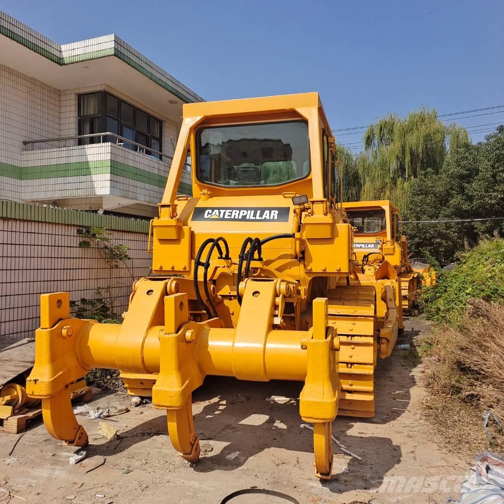CAT D 7 G بلدوزرات مجنزرة
