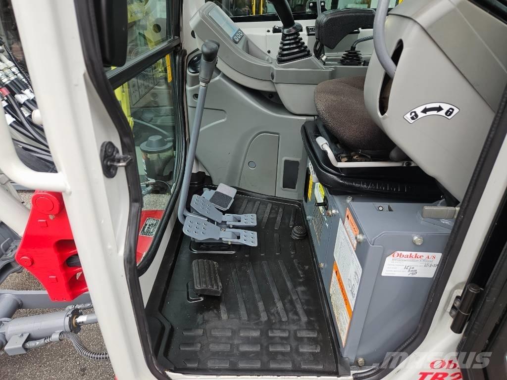 Takeuchi TB 225 حفارات صغيرة أقل من 7 طن (حفارات صغيرة)