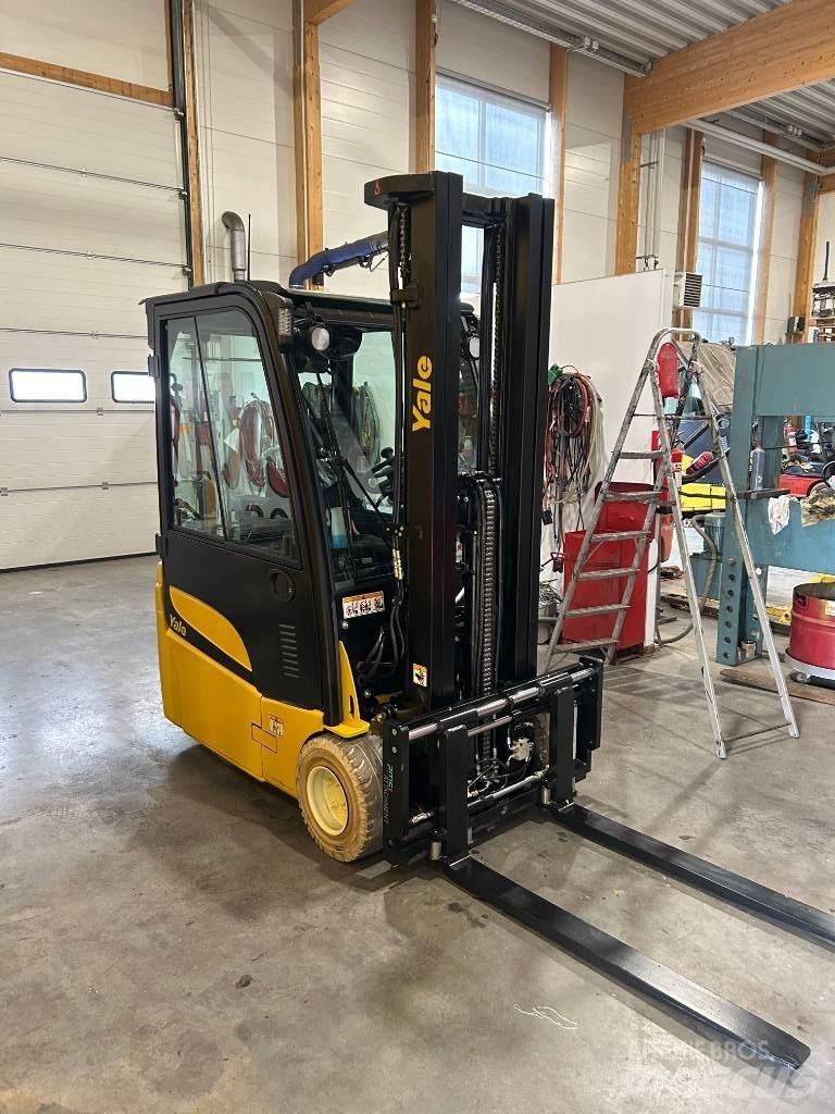 Yale ERP20VT MWB شاحنات ذات رافعات شوكية تعمل بالكهرباء
