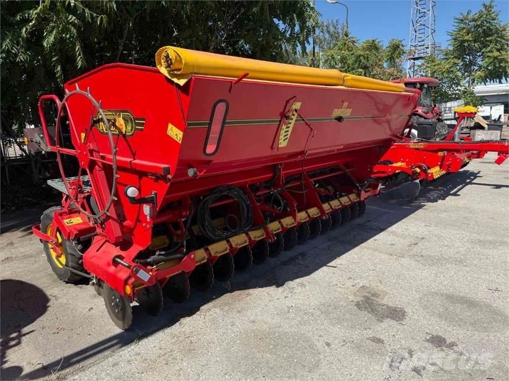 Väderstad RD400S مثاقيب