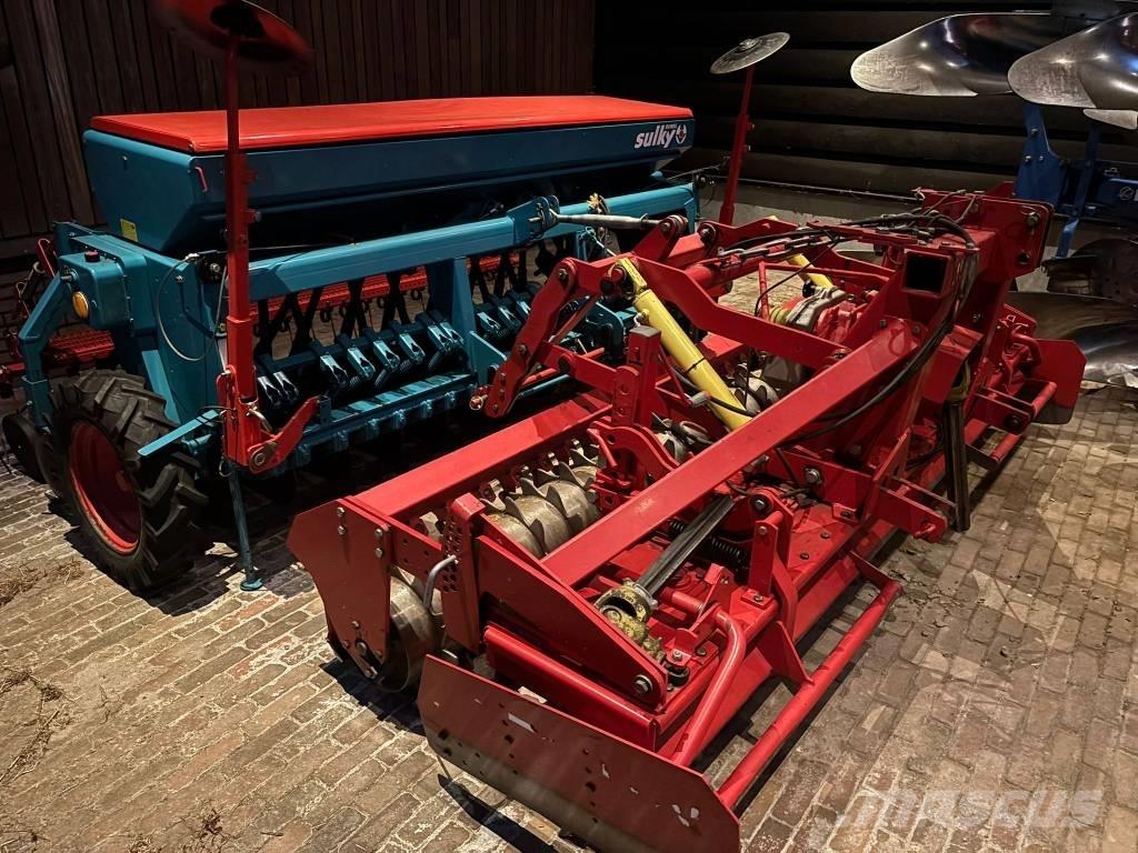 Lely Terra الكاسحات وقلابات التربة ذات المحركات