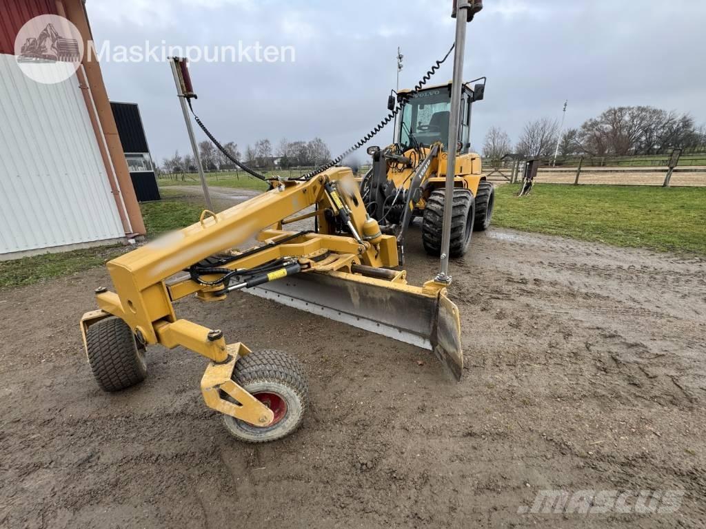 AP Twister lll 2600 معدات تمهيد الطرق