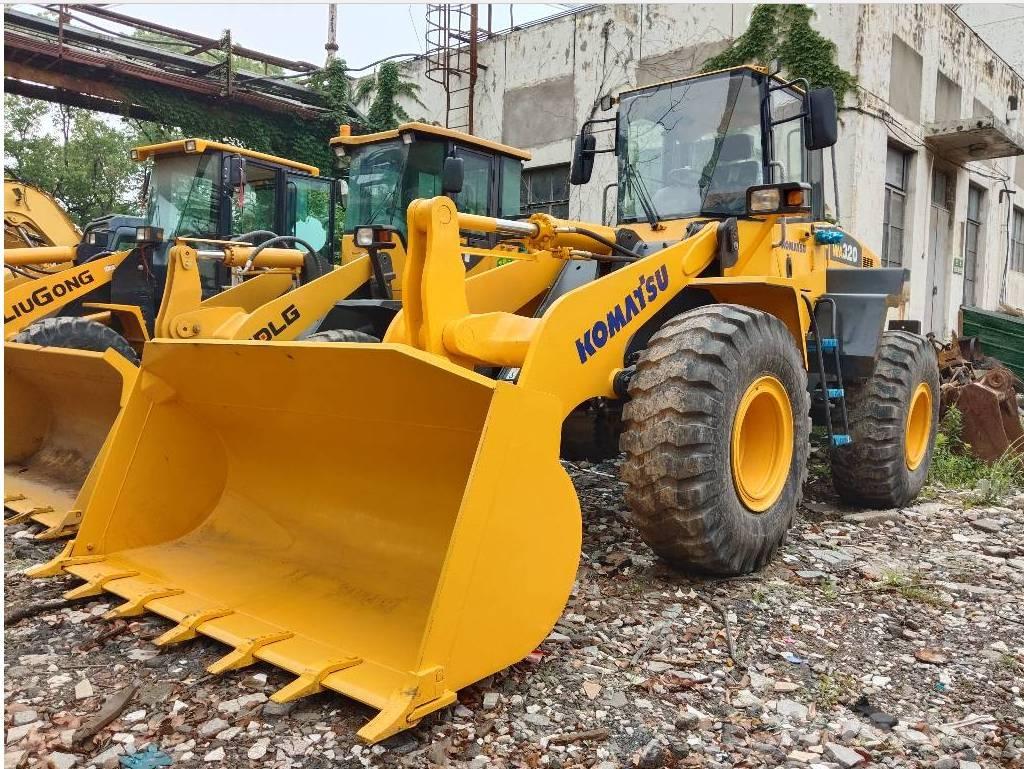 Komatsu WA 320-5 لوادر بعجل
