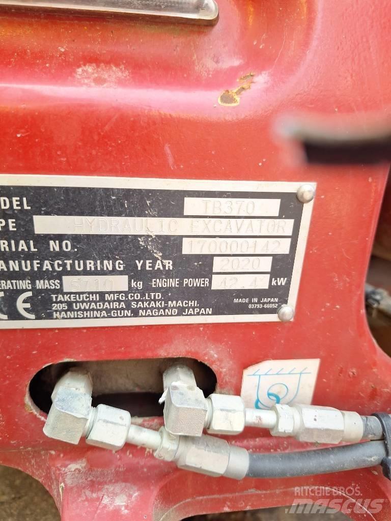 Takeuchi TB 370 حفارات وسط 7 طن - 12 طن