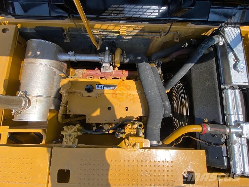 CAT CAT320 D2 حفارات زحافة