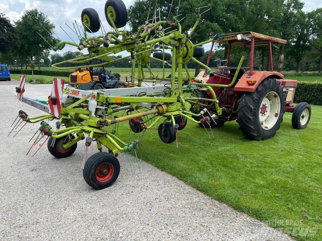 CLAAS volto 1050t مكابس وميبسات التبن