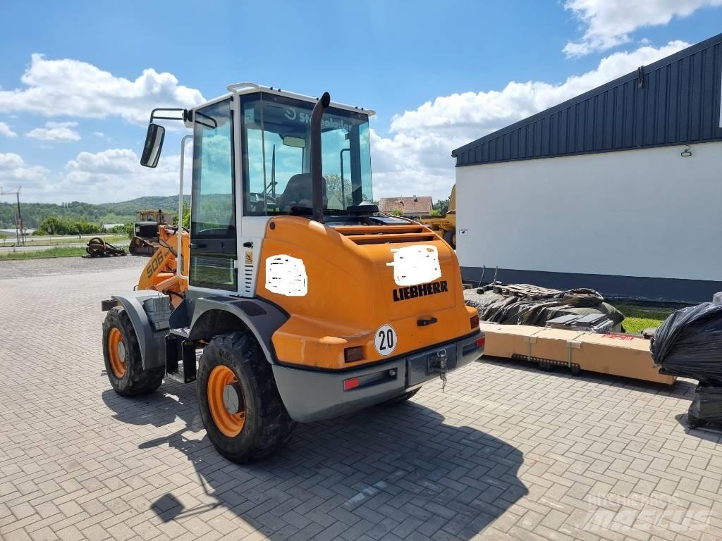 Liebherr L 506 لوادر بعجل