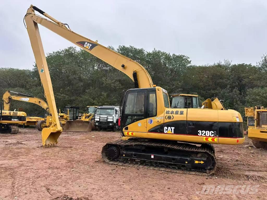 CAT 320 C L حفارات طويلة الذراع