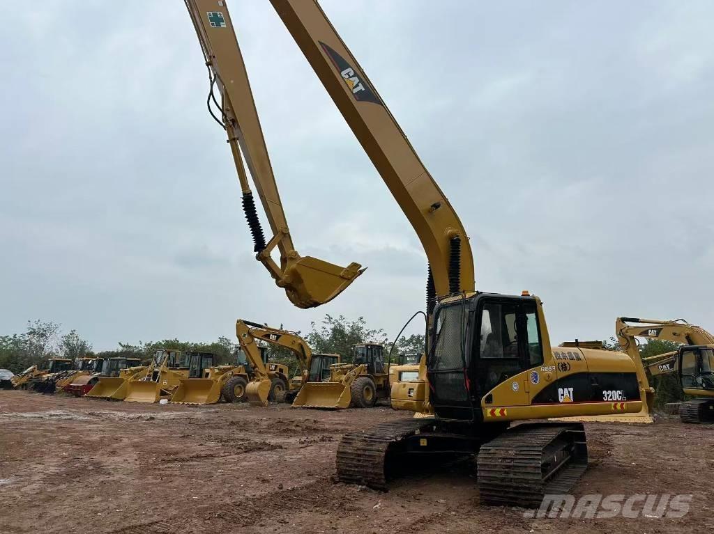 CAT 320 C L حفارات طويلة الذراع