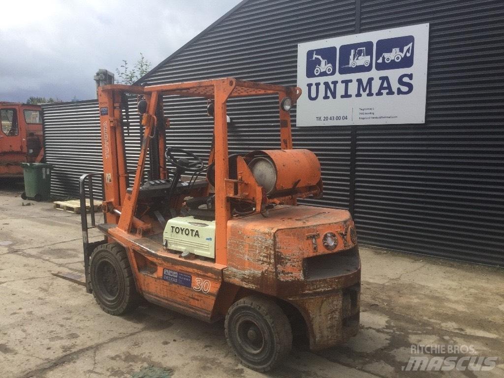 Toyota FG 30 شاحنات LPG