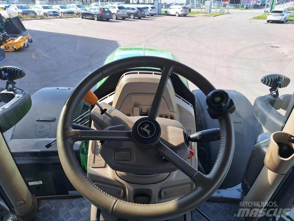 John Deere 6R 155 الجرارات