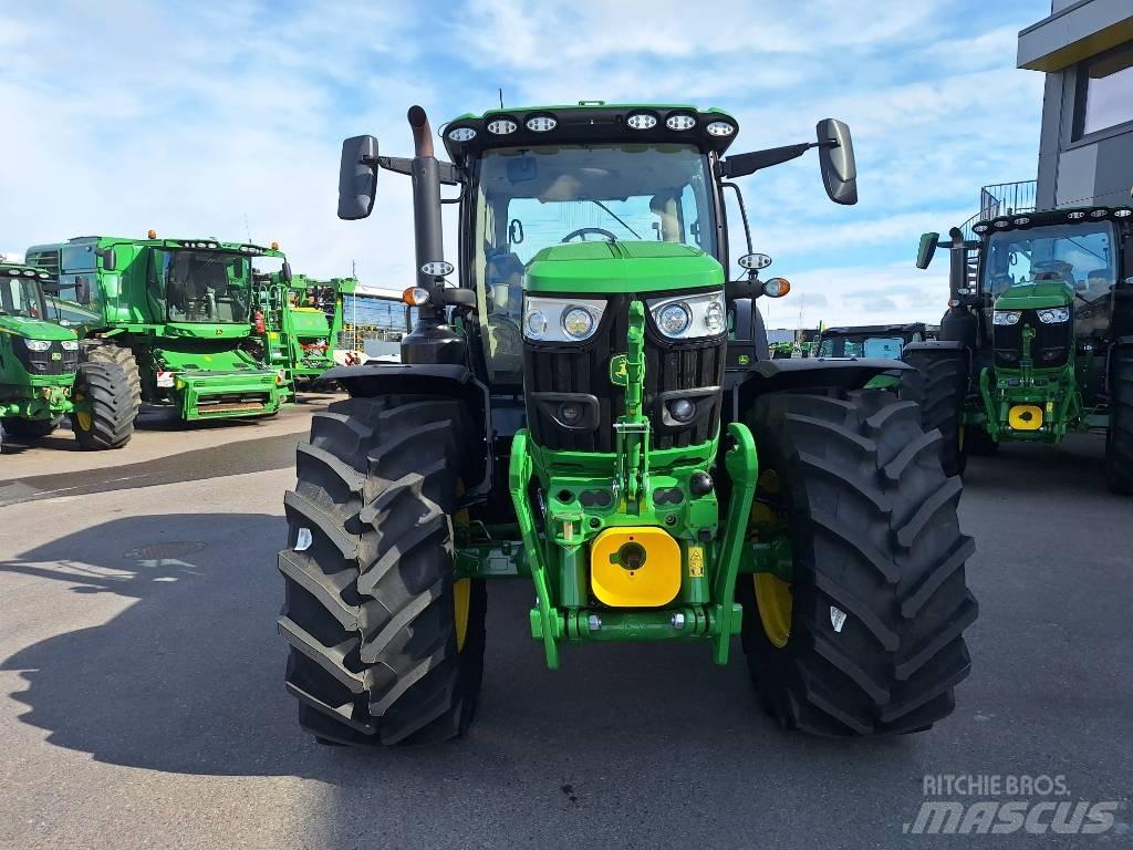 John Deere 6R 155 الجرارات