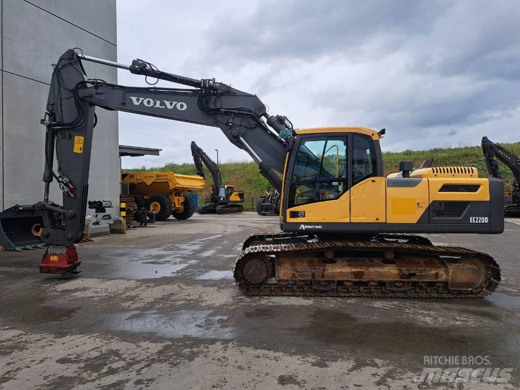 Volvo EC 220 DL حفارات زحافة